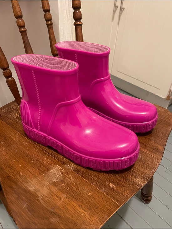 UGG Shoes - UGG Bright Pink Waterproof Rain Boots
